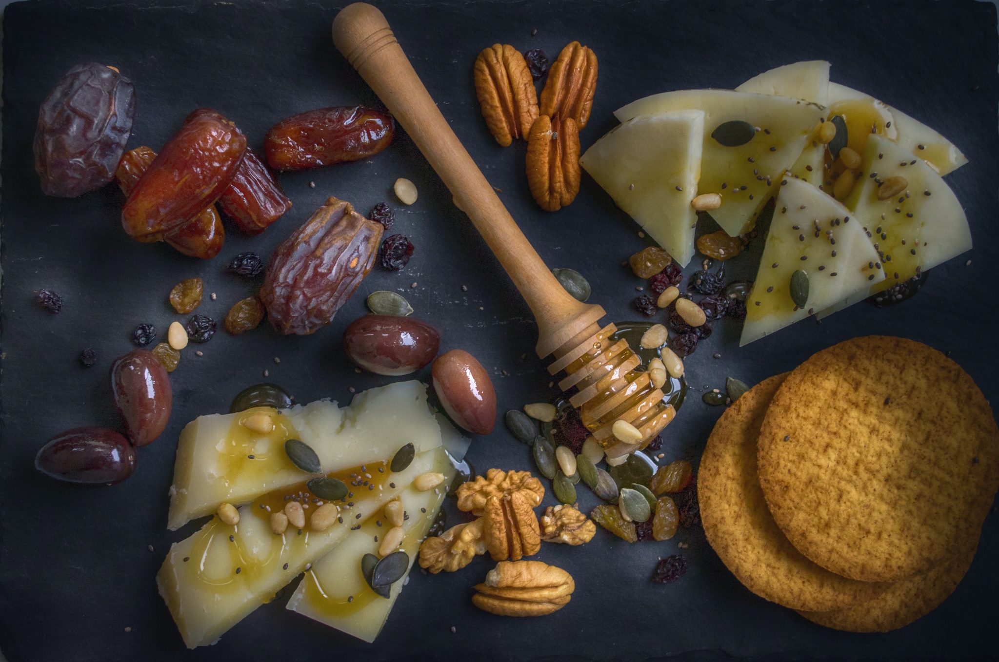 Humban-Dates-Wholesale​-Arabic-Dates-Iranian-Dates